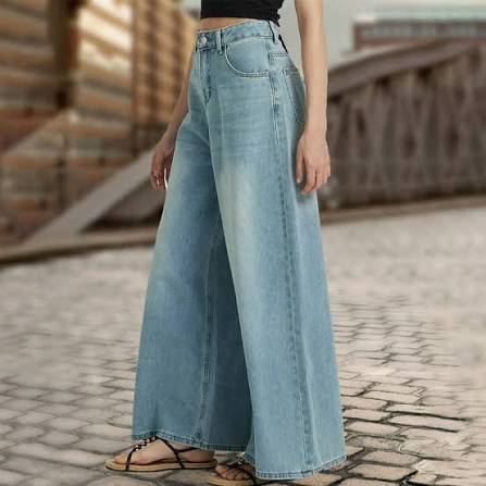 Black Multi-Pocket Wide Leg Cargo Jeans